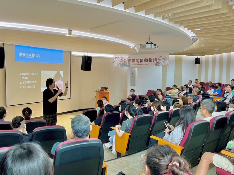 1130706喵星人攻擊行為-2