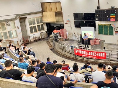 為提升動物運送及經濟動物屠宰從業人員專業職能,中市動保處舉辦相關從業人員講習課程